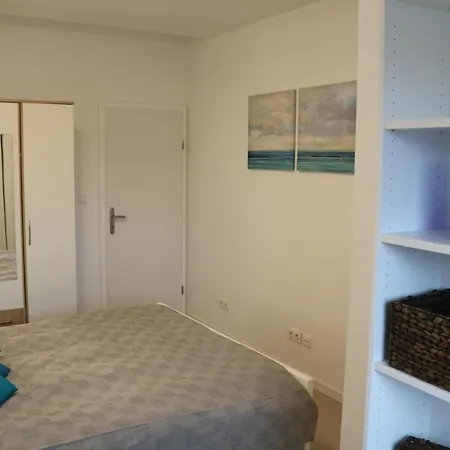 Apartment D&e - Free Parking And Wi-fi Punat