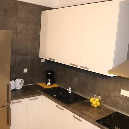 Apartment D&e - Free Wi-fi And Parking Punat