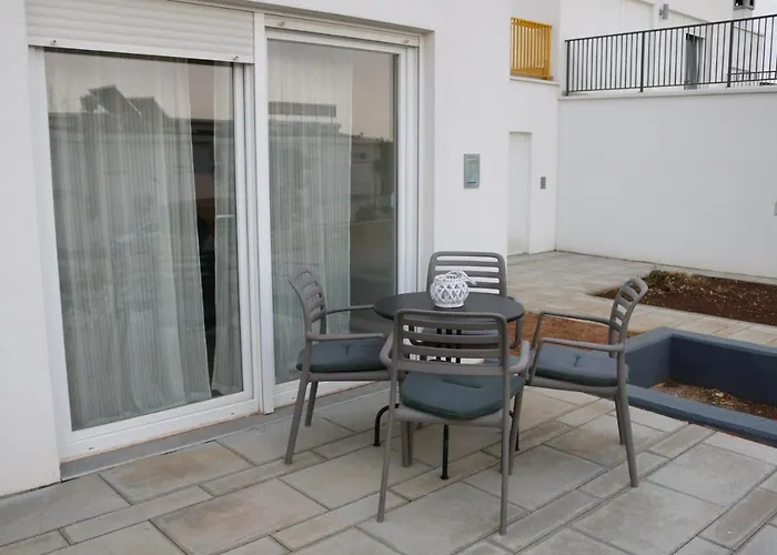 D&e - Near The Punat