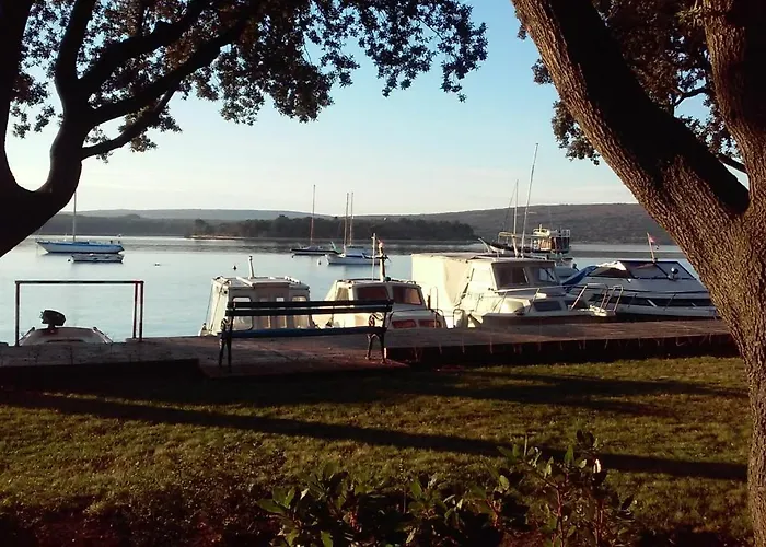 D&e - Near The Διαμέρισμα Punat