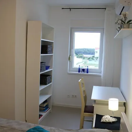 D&e - Free Wi-fi And Parking Apartamento Punat
